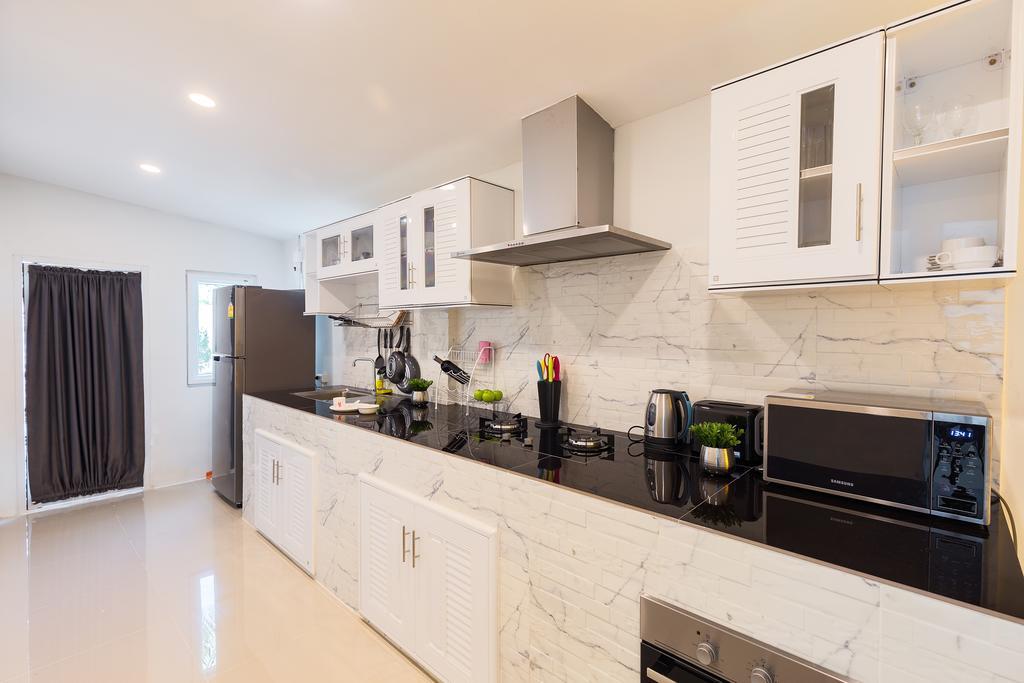 Private New Pool Villa Near Laguna หาดบางเทา ภายนอก รูปภาพ