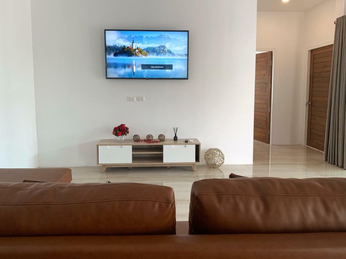 Private New Pool Villa Near Laguna หาดบางเทา ภายนอก รูปภาพ